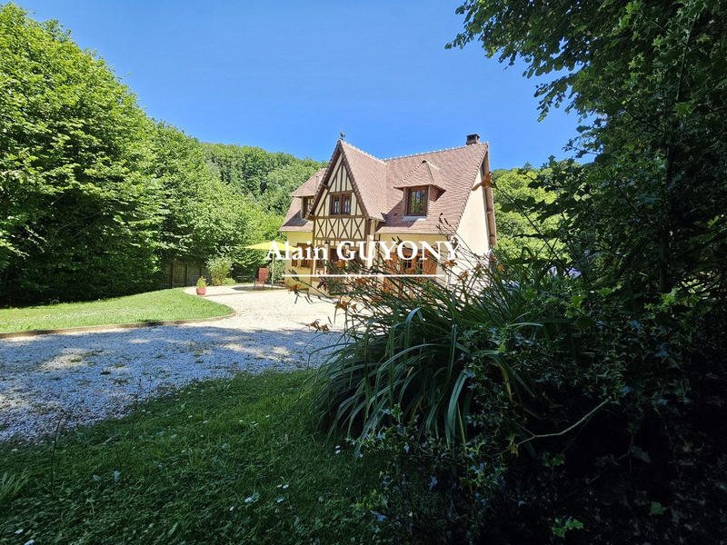 Maison traditionnelle - 94 m² - 4 pièces