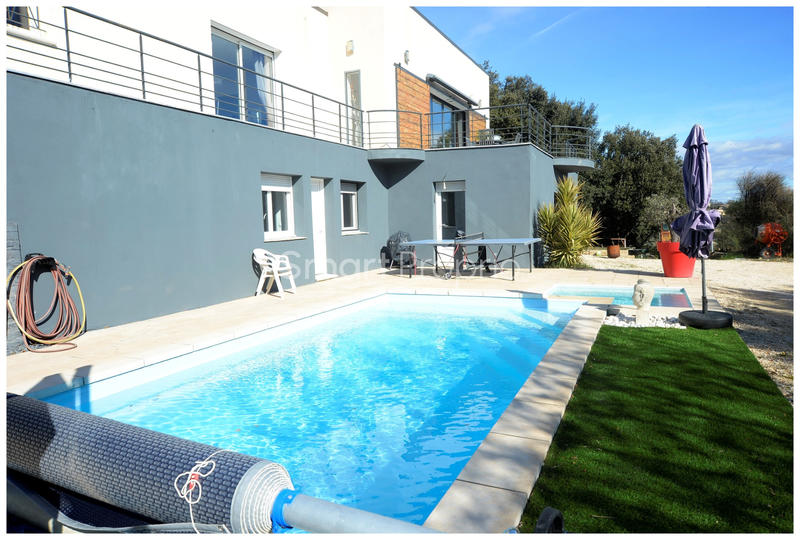 Villa - 240 m² - 9 pièces