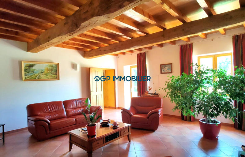 Maison - 340 m² - 8 pièces