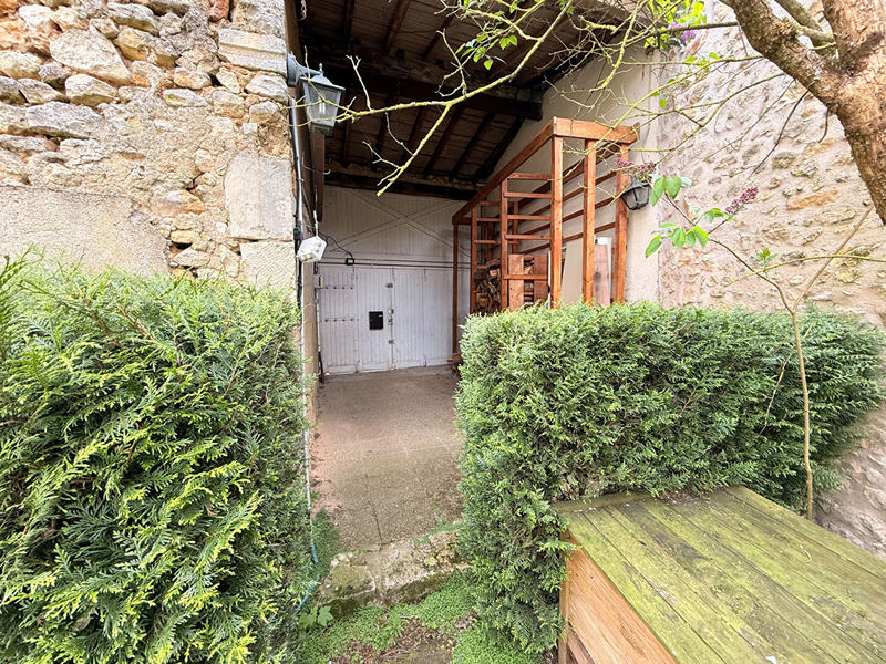 Maison - 216 m² - 9 pièces