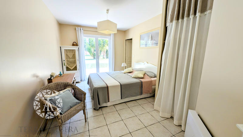 Villa - 254 m² - 8 pièces