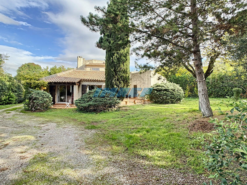 Propriété - 200 m² - 7 pièces