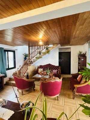 Maison - 170 m² - 8 pièces