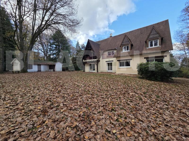 Maison - 213 m² - 7 pièces