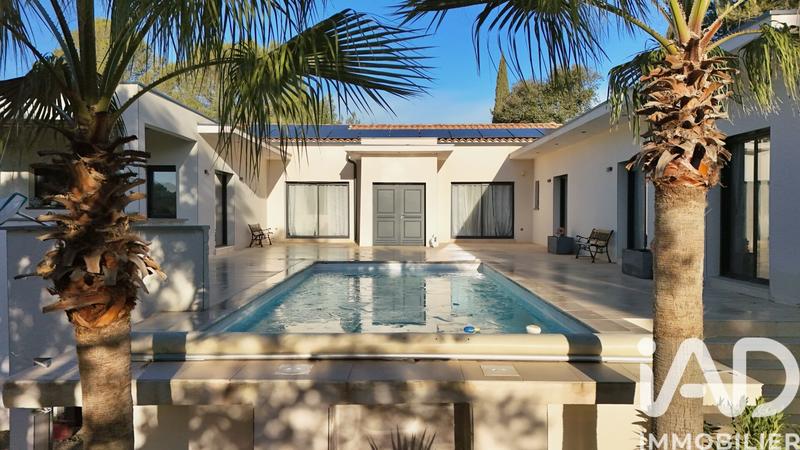 Maison - 229 m² - 5 pièces