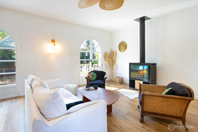 Villa - 273 m² - 8 pièces