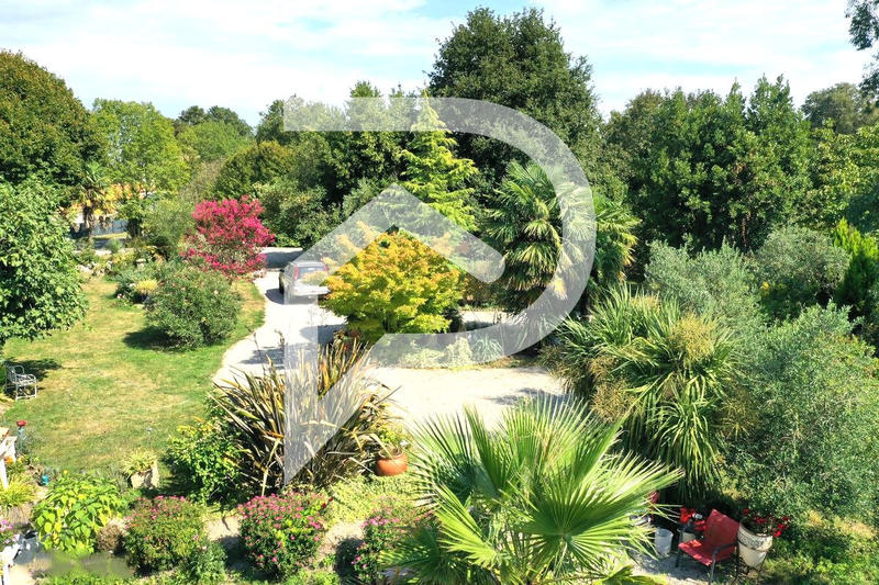 Maison - 229 m² - 7 pièces