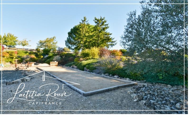 Maison - 370 m² - 8 pièces