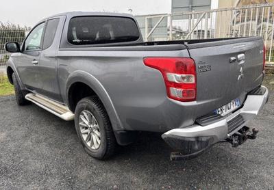 Mitsubishi L200 Club Cab 2.4 Di-D 181 Intense Connect