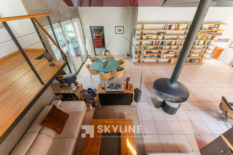 Maison - 320 m² - 8 pièces