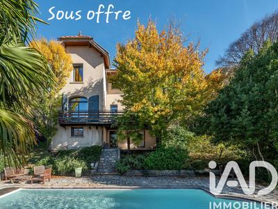 Maison - 176 m² - 7 pièces