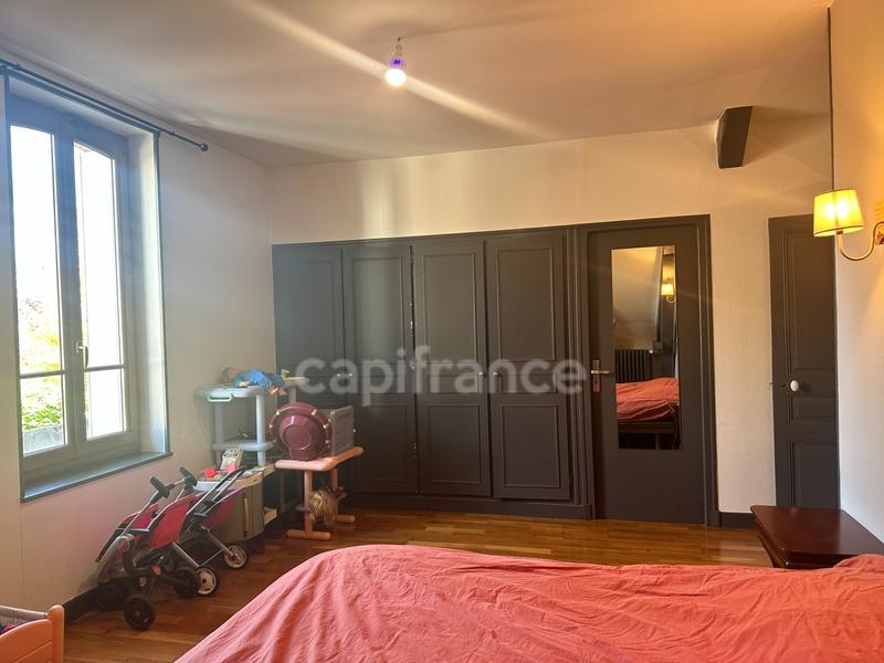 Maison - 272 m² - 10 pièces