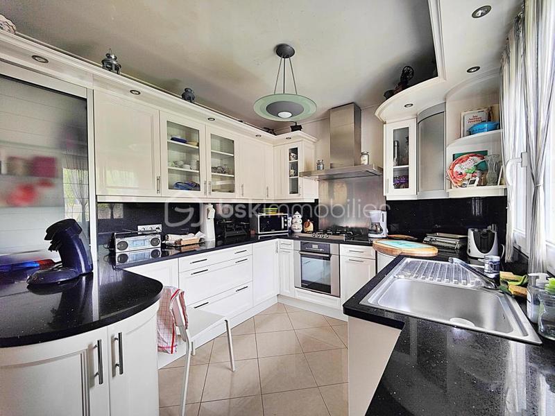 Maison traditionnelle - 120 m² - 5 pièces