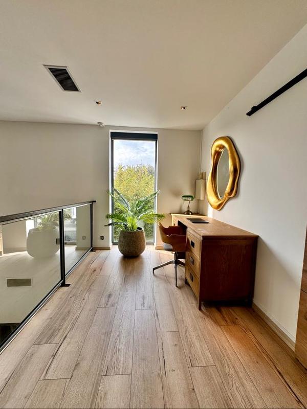 Maison d'architecte - 256 m² - 8 pièces