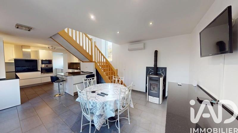 Maison - 237 m² - 9 pièces