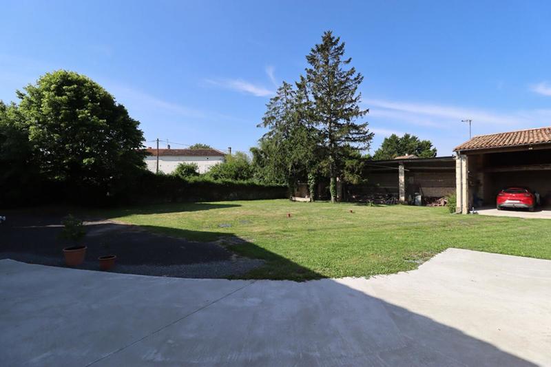 Maison - 220 m² - 7 pièces