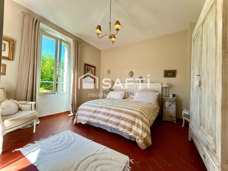 Maison - 280 m² - 8 pièces