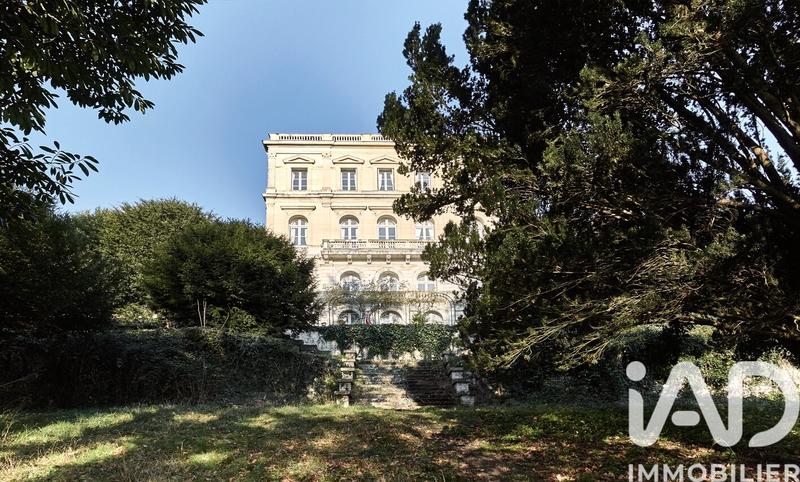 Maison - 338 m² - 14 pièces