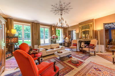 Maison - 350 m² - 15 pièces