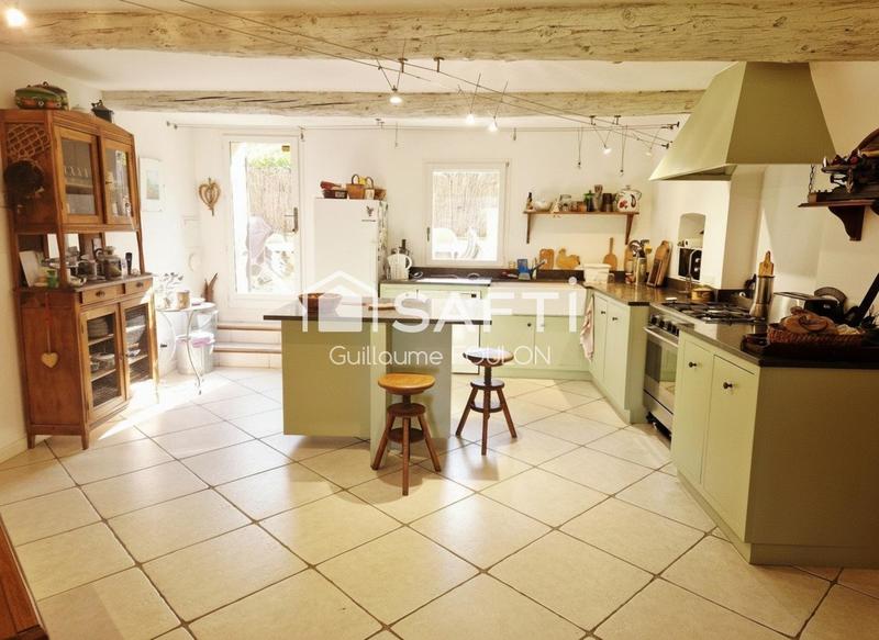 Maison - 432 m² - 9 pièces