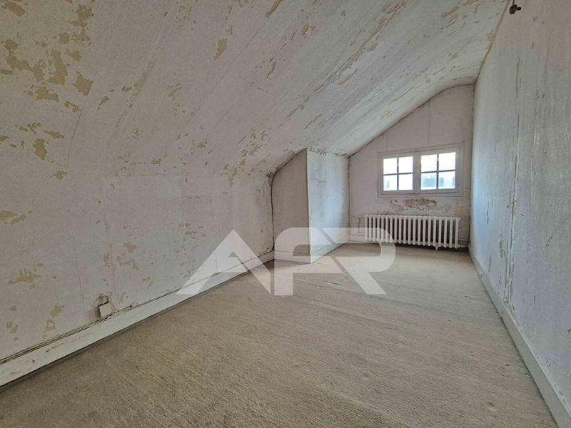 Maison - 98 m² - 5 pièces