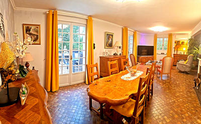 Maison - 205 m² - 6 pièces