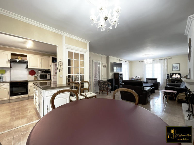 Maison traditionnelle - 121 m² - 5 pièces