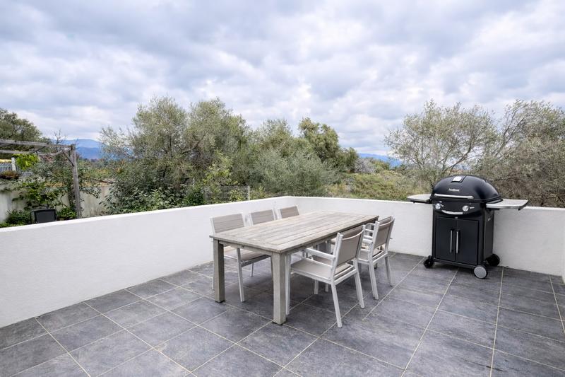 Appartement - 93 m² - 4 pièces