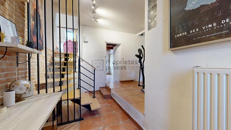 Maison - 260 m² - 9 pièces