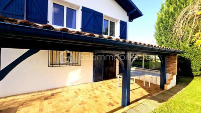 Maison traditionnelle - 186 m² - 7 pièces