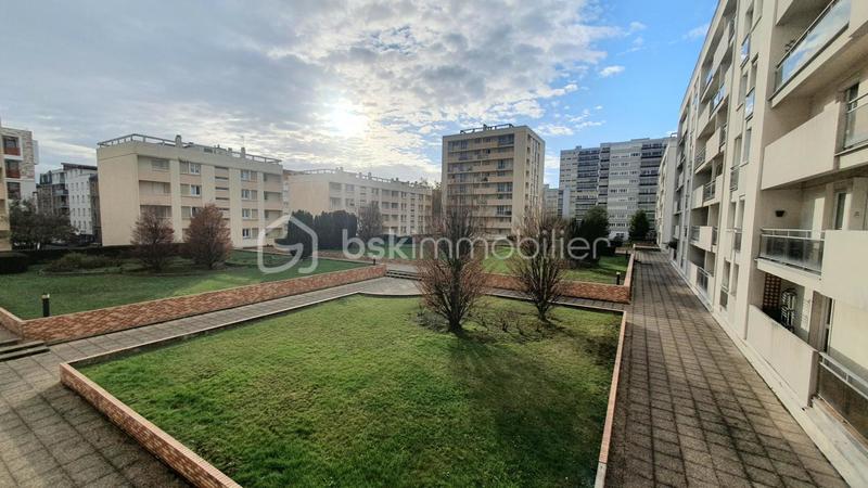 Appartement - 77 m² - 4 pièces