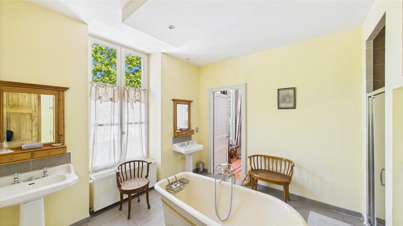 Maison de loisirs - 650 m² - 9 pièces