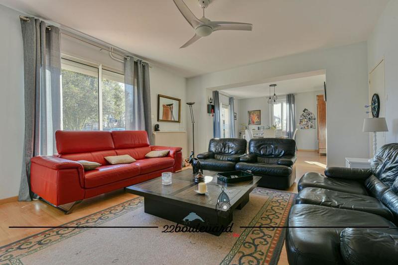 Maison - 196 m² - 8 pièces