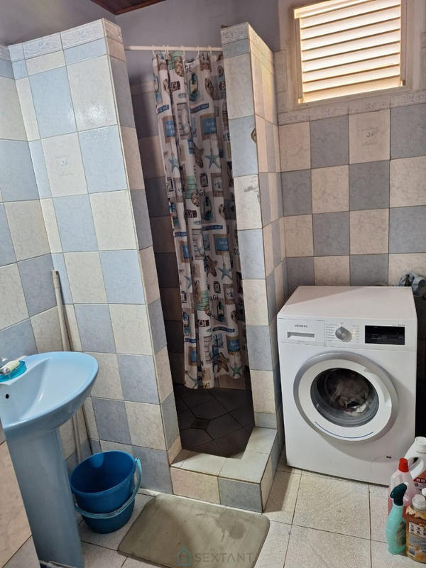 Maison - 216 m² - 6 pièces