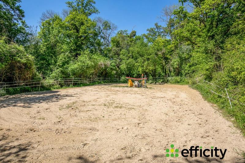 Maison - 246 m² - 11 pièces