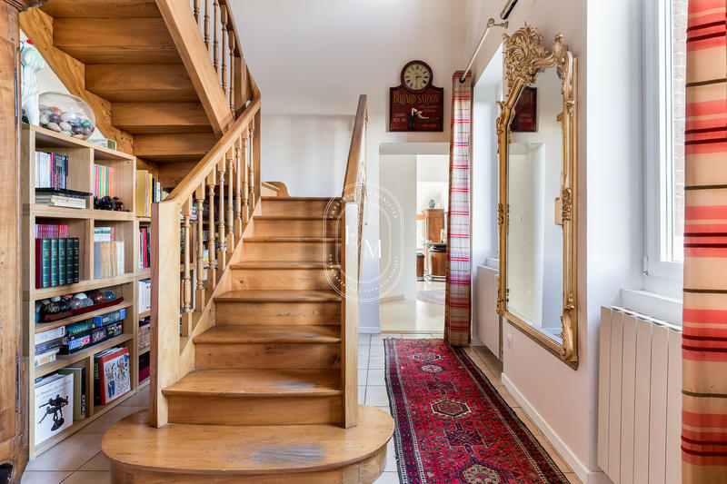 Maison - 346 m² - 10 pièces