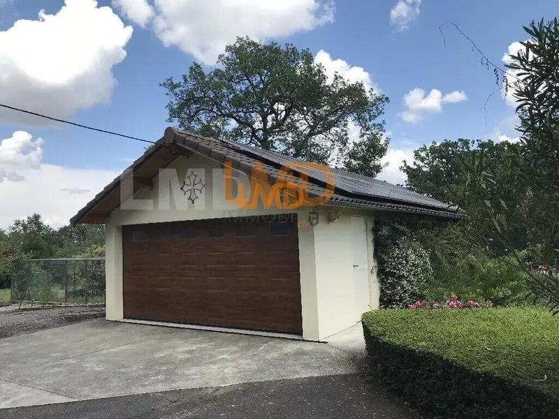 Maison - 282 m² - 11 pièces