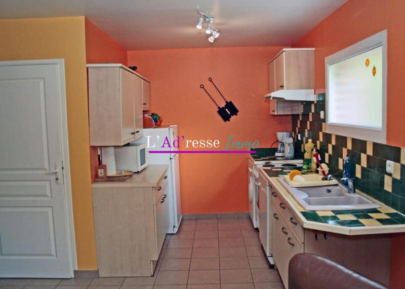 Maison - 300 m² - 21 pièces