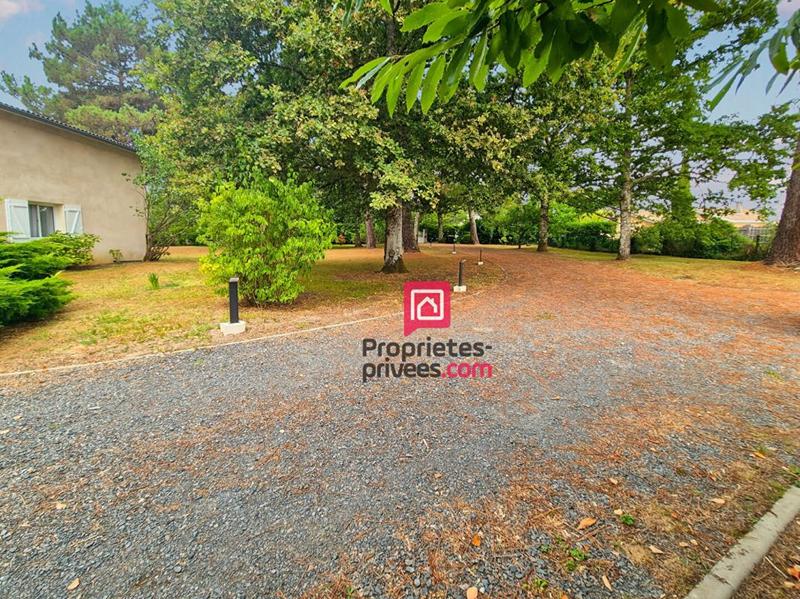 Maison - 225 m² - 8 pièces