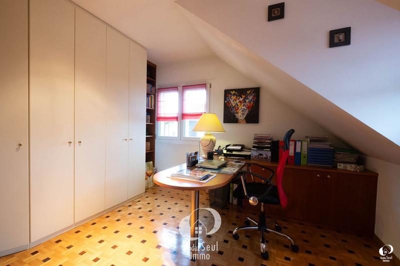 Maison traditionnelle - 274 m² - 8 pièces