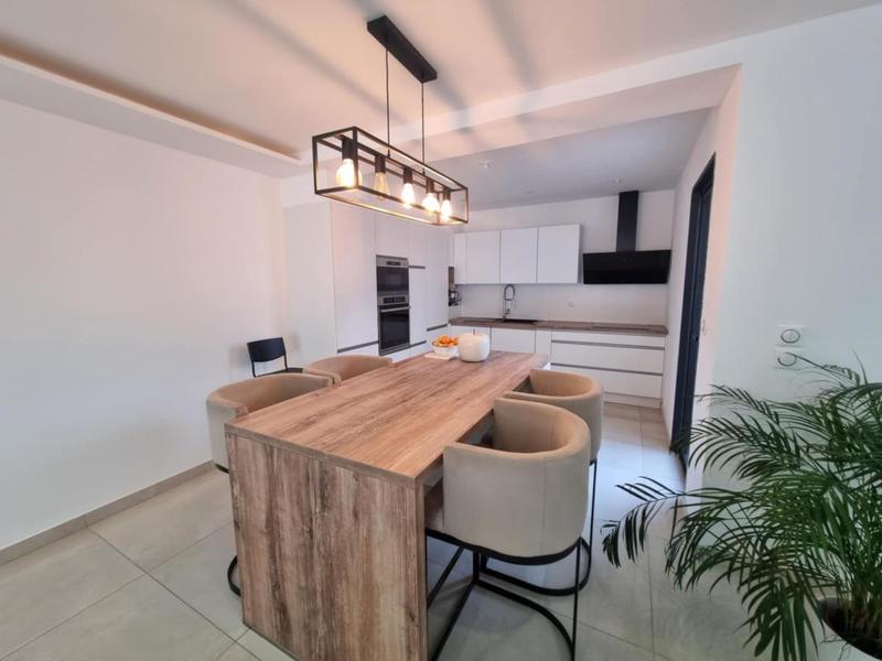 Maison - 150 m² - 5 pièces