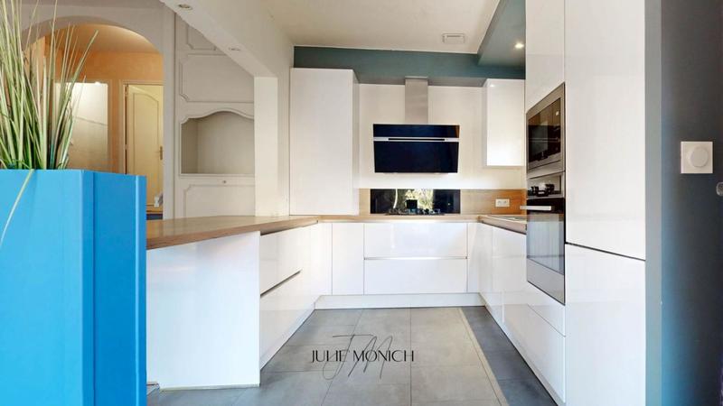 Maison - 99 m² - 5 pièces