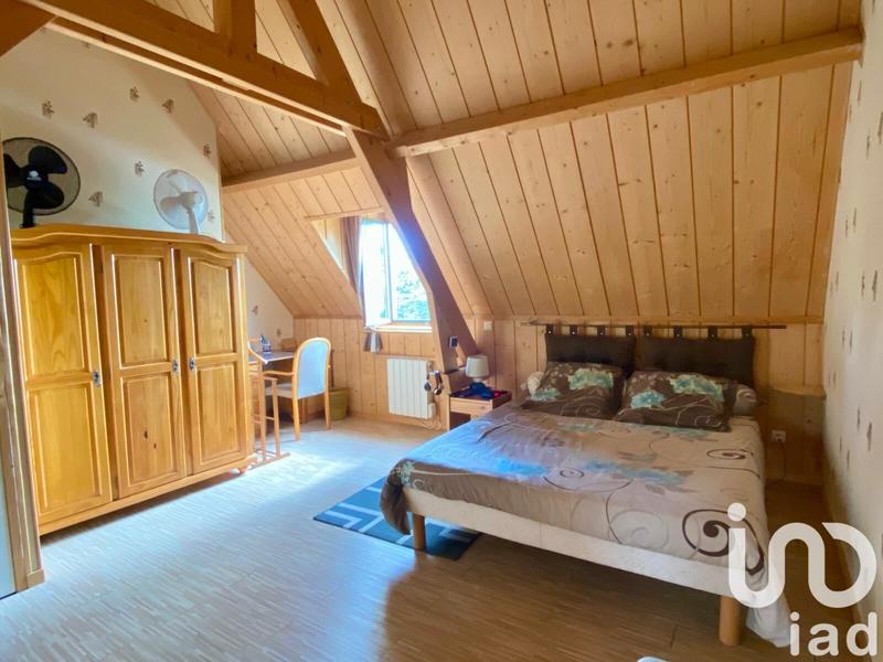 Maison - 250 m² - 9 pièces