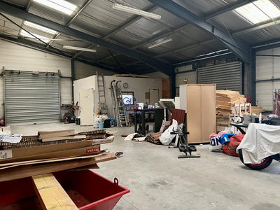Entrepôt - 242 m²