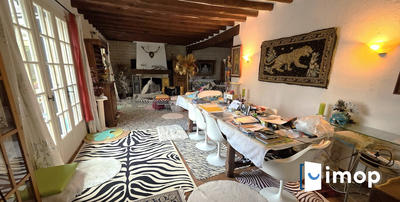 Maison - 200 m² - 8 pièces