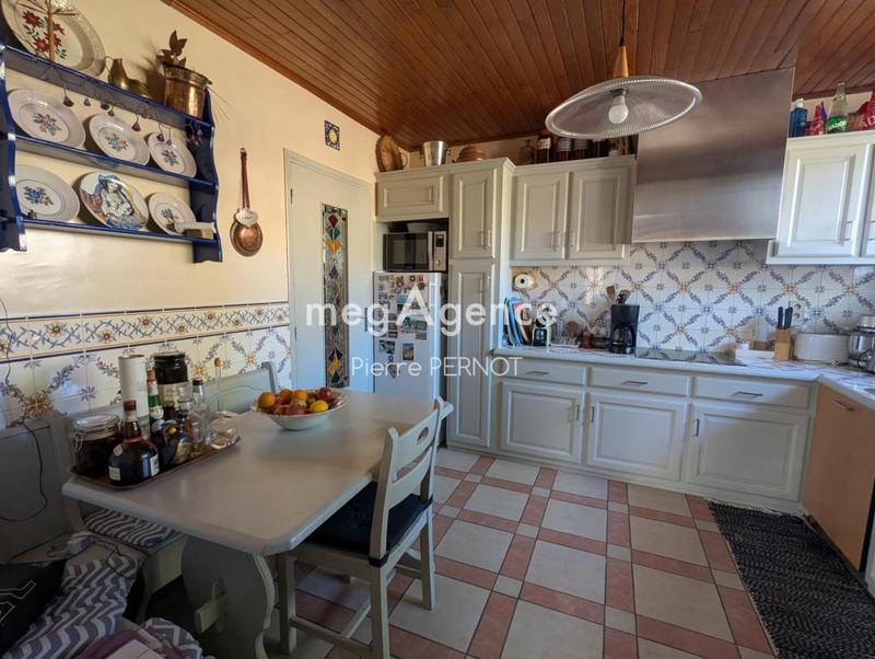 Maison en pierre - 251 m² - 8 pièces