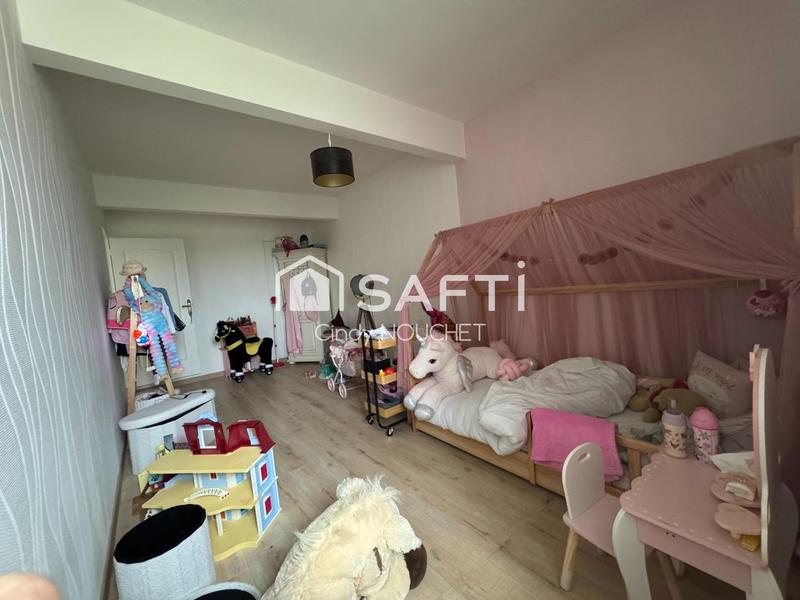 Maison - 222 m² - 6 pièces