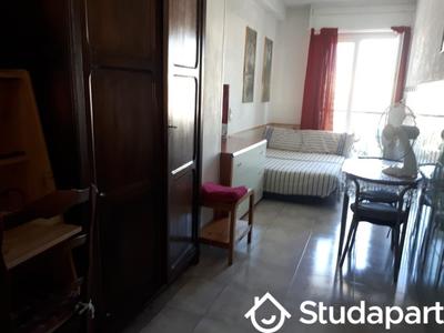 Chambre - 14 m² - 1 pièce