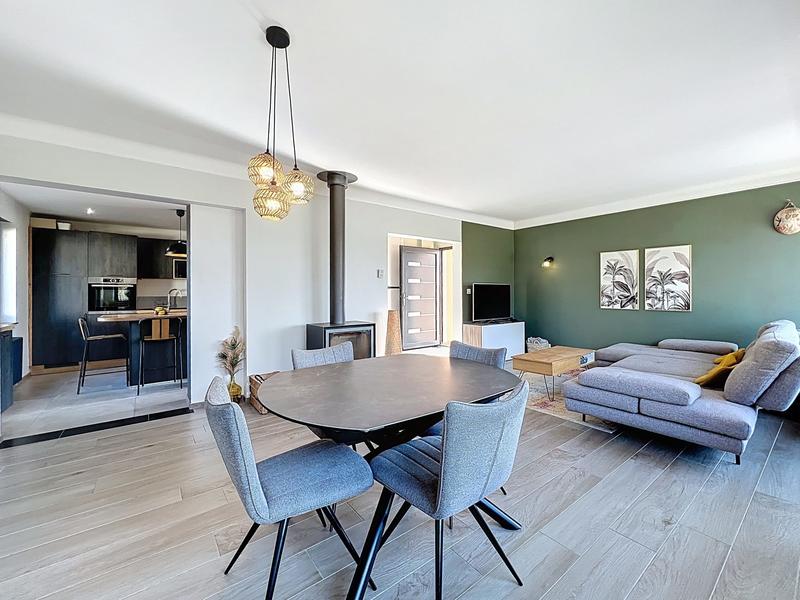 Maison traditionnelle - 103 m² - 6 pièces