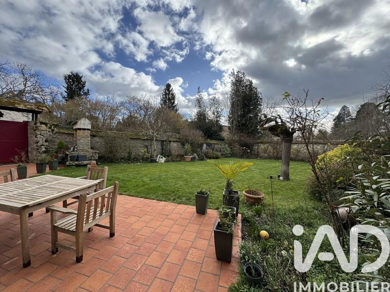 Maison - 180 m² - 8 pièces